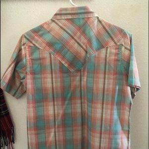 Wrangler Short Sleeve Top.